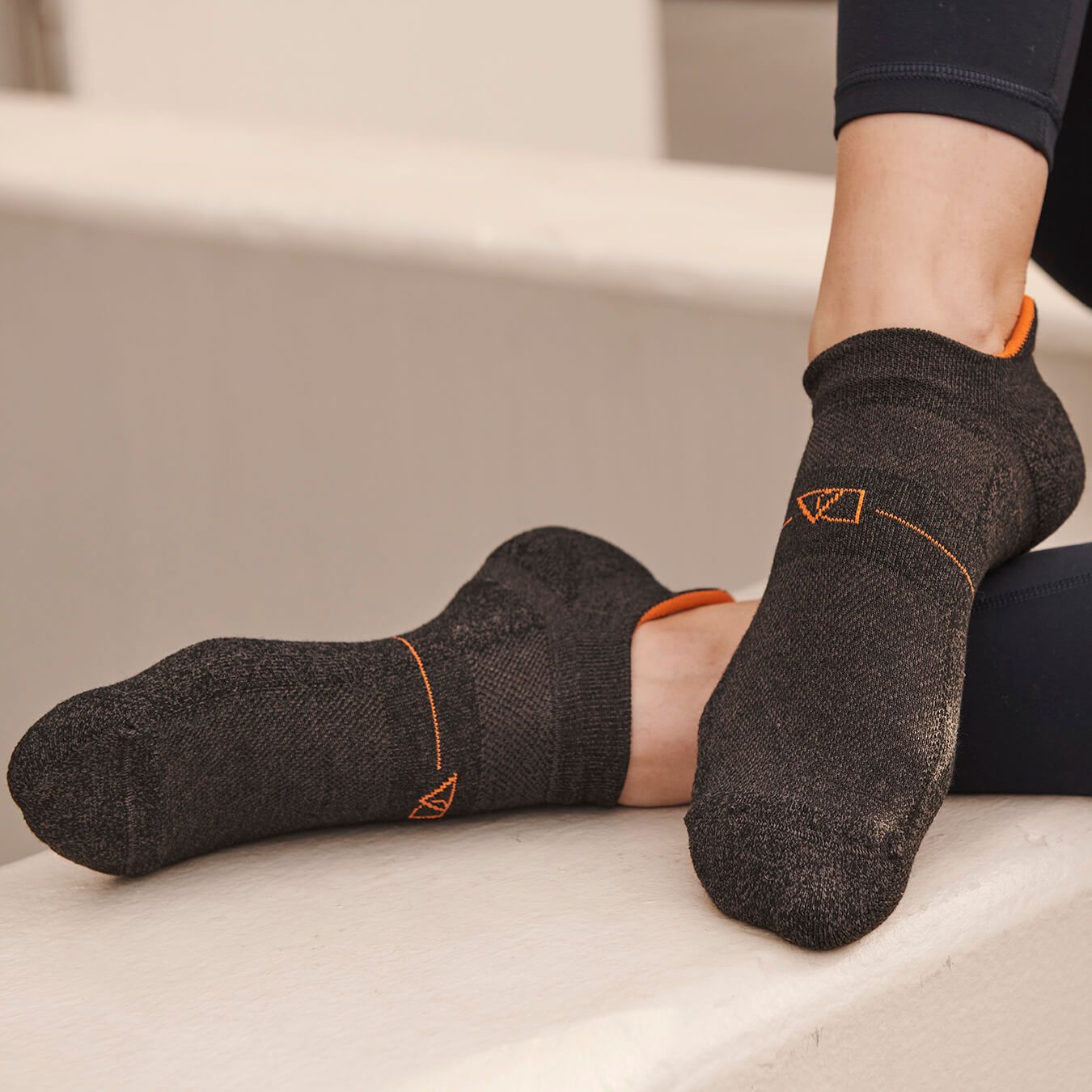 Charcoal_Womens Ankle_1