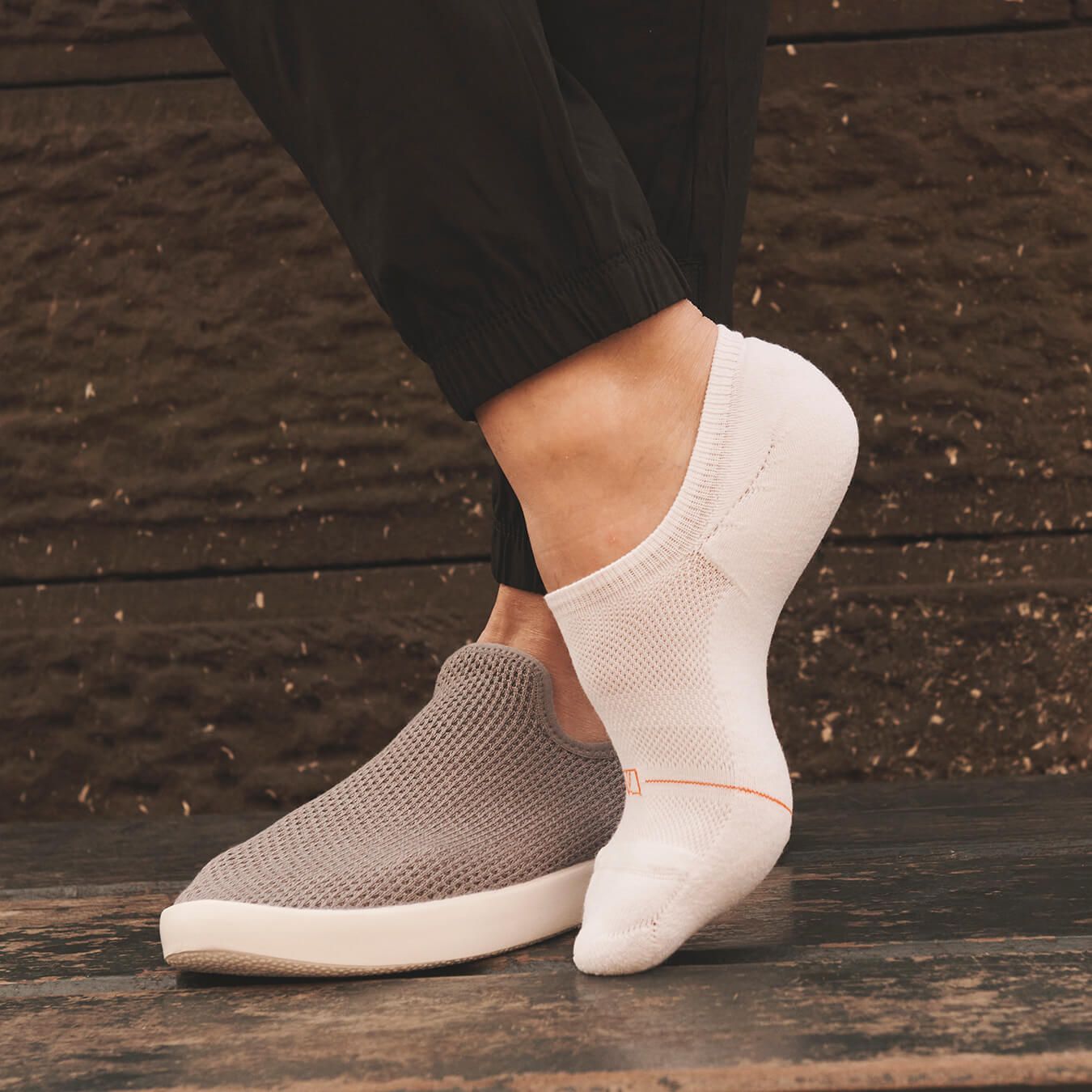 White_No Show_Mens_6